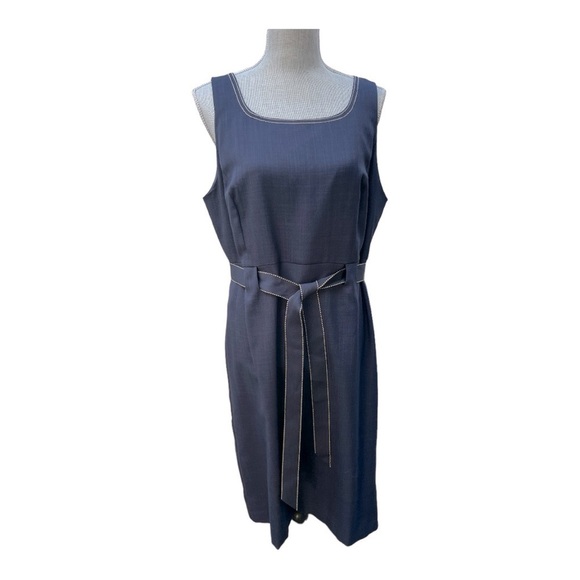 Studio 1 Sleeveless Blue Waist Tie
Fitted Dress size 12 - Picture 1 of 10